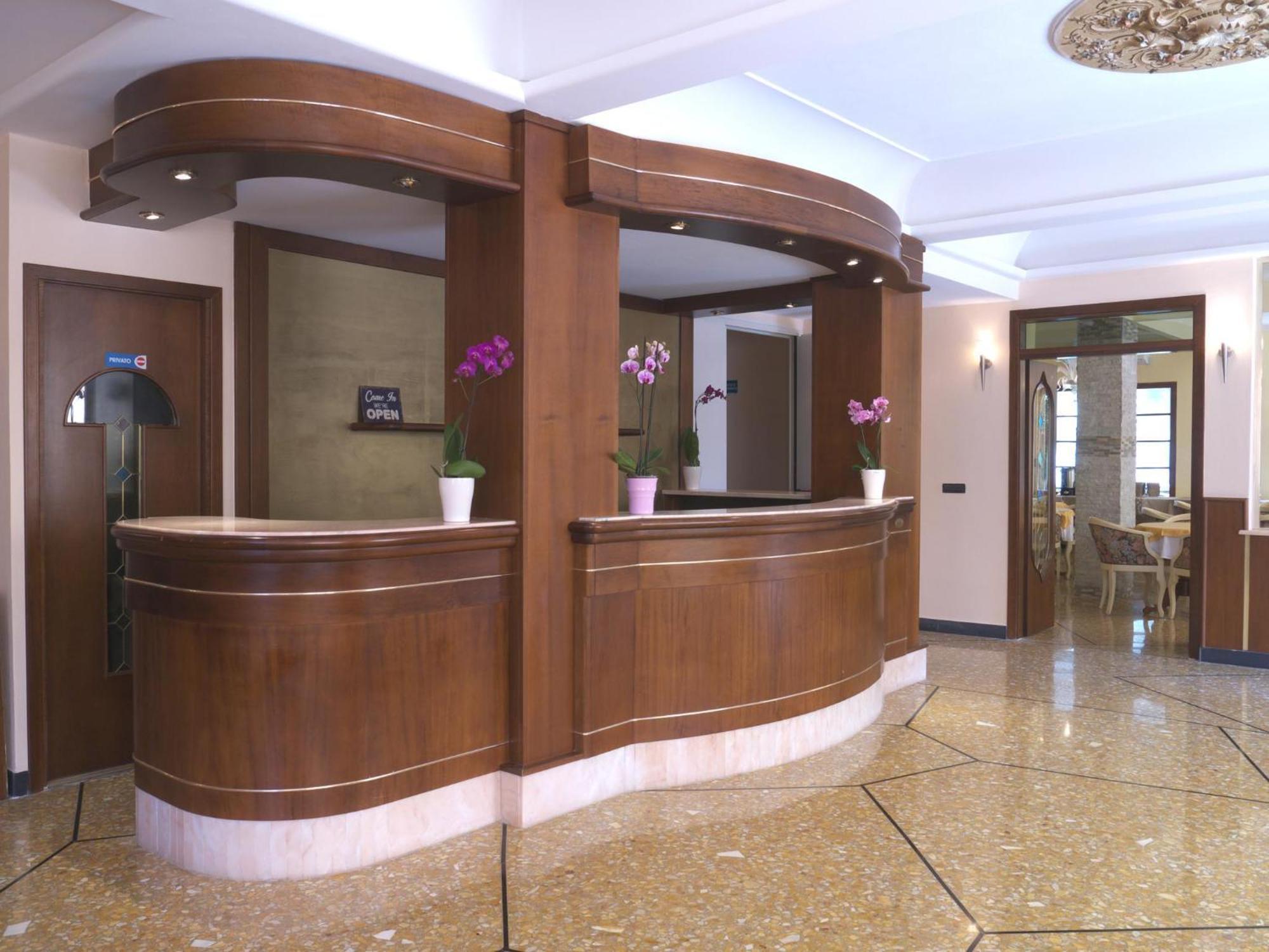 Flora Hotel Celle Ligure